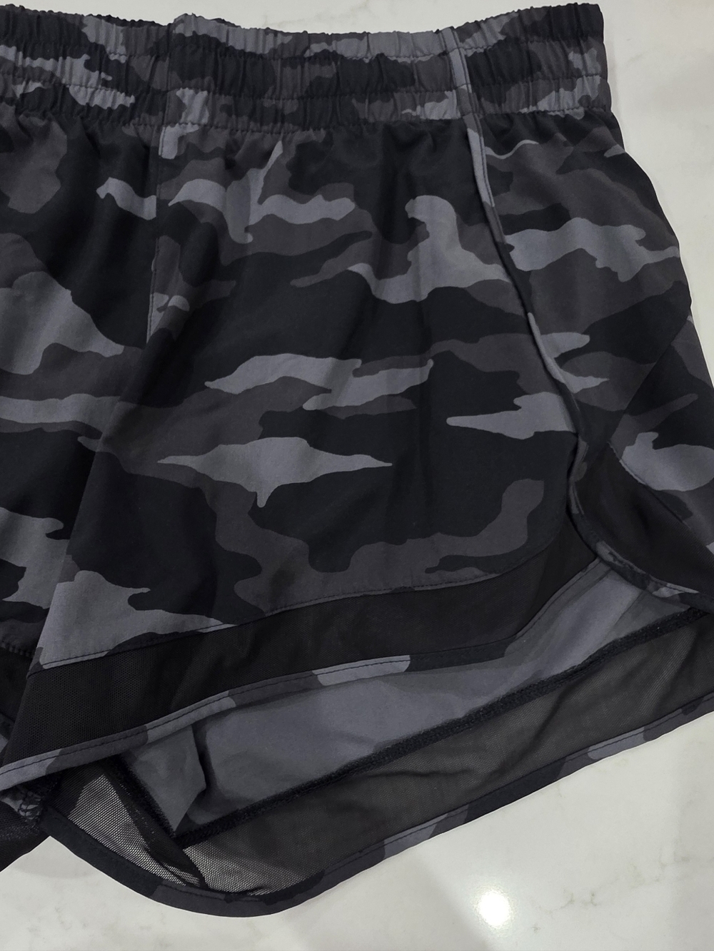 Athleta Mesh Racer Run Mid Rise 4" Camo Short - Picture 2 of 6